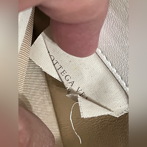 Bottega Veneta Snow White Intrecciato Wallet - Picture 6 of 7